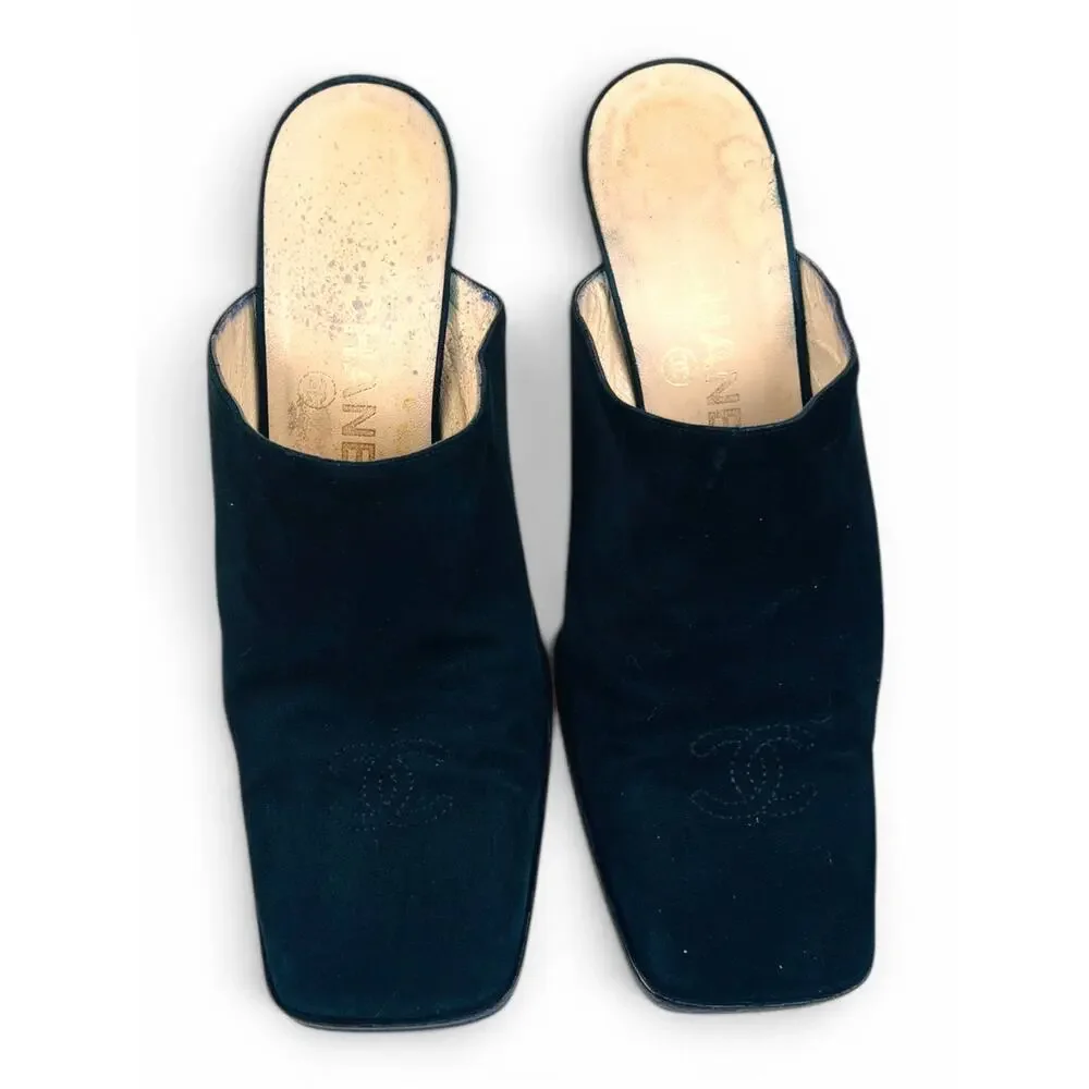 Chanel Vintage CC Logo Black Suede Block Heel Mules 35.5 Square Toe Slides Italy